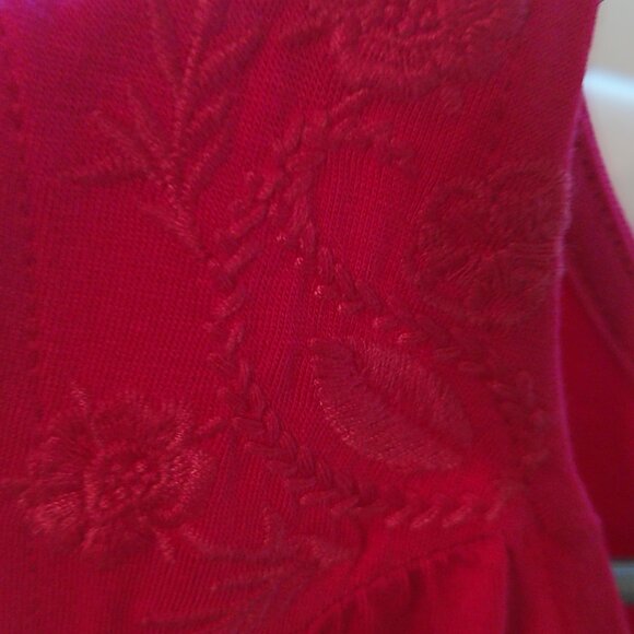 Women's Cable & Gauge Bright Rose top w/pretty shoulder detail -NWT- size Medium - Picture 8 of 12